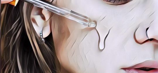 Bukan Cuma Bikin Cantik, Ini Alasan Memakai Serum Wajah Secara Teratur