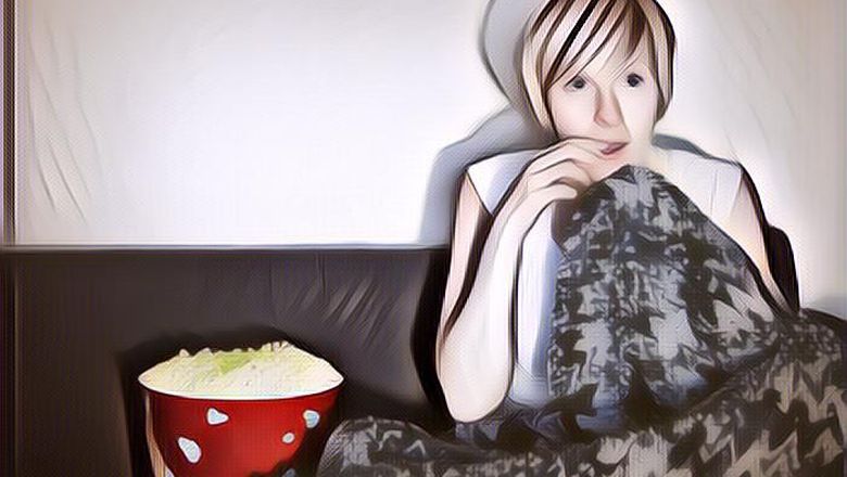 Gak Cuma Pria! Nyatanya Wanita Juga Suka Nonton Film Blue, Inilah Alasannya..