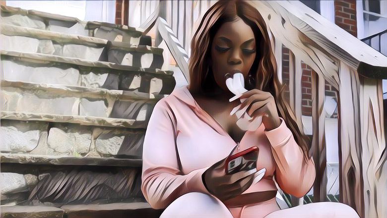 Syok! Wanita Ini Punya Hobi Makan Tisu, Alasannya Bikin Geleng-Geleng Kepala