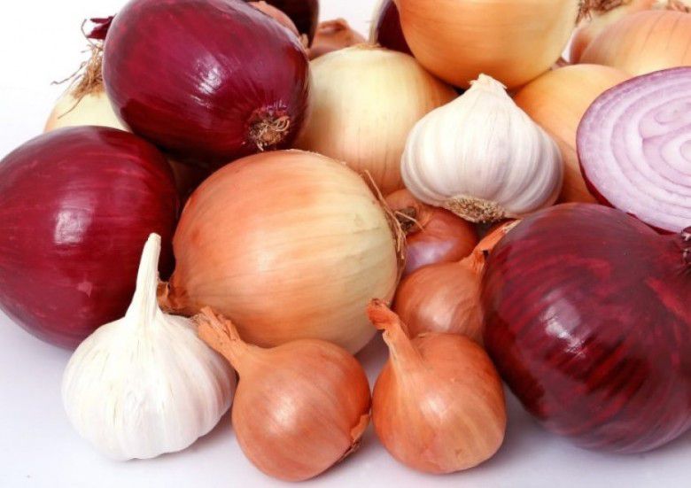 1. Bawang merah dan bawang putih