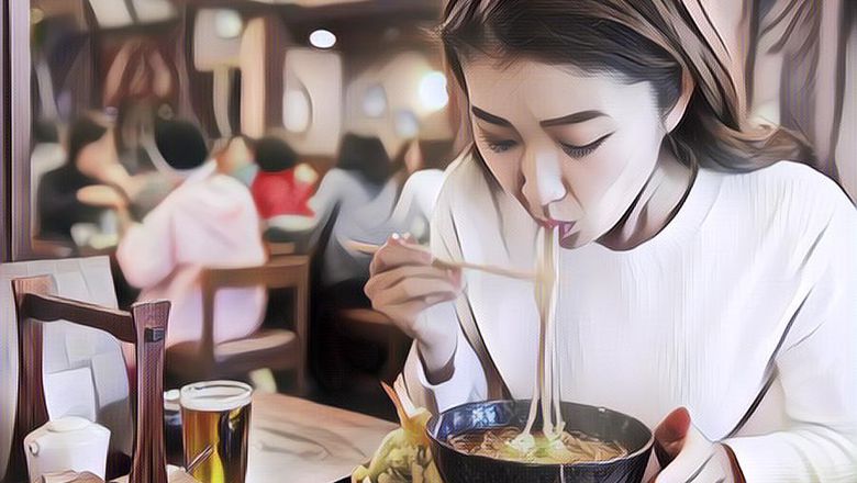 Kenapa Orang Jepang Bersuara Saat Makan Mi? Ternyata Ini Alasannya