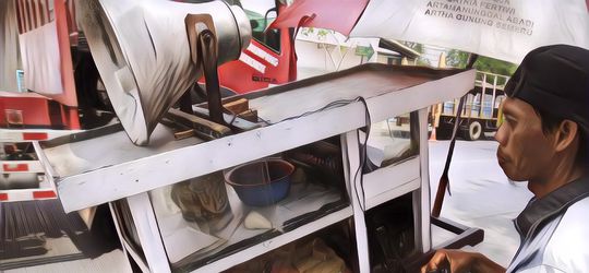 Terkuak Sudah! Ternyata Ini Alasan Kenapa Lagu Dangdut di Gerobak Getuk Lindri Diputar Keras Banget