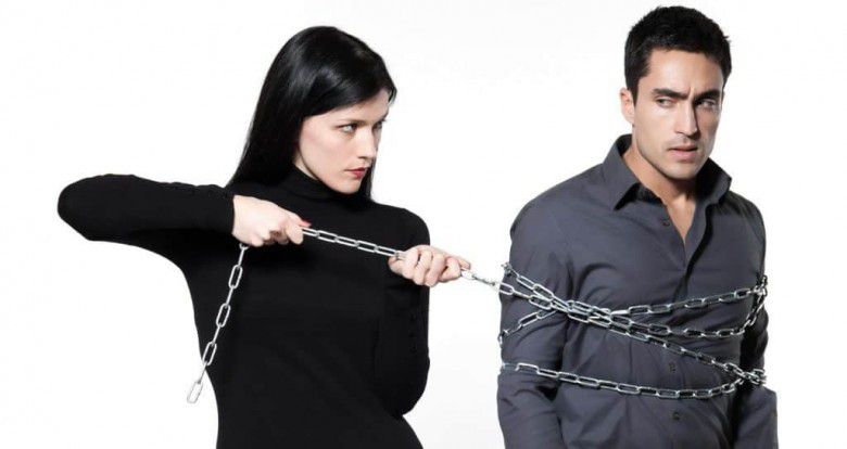 3. Melarang Suami Bergaul