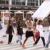 Foto-foto Editan Chris Martin Jalan Nyeker: Ikut Citayam Fashion Week Sampai Nyasar ke Karawang