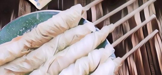 Heboh Jajanan Papeda Ini Jadi Serbuan Anak-Anak, Warganet Salfok Sama Kostum Pedagangnya