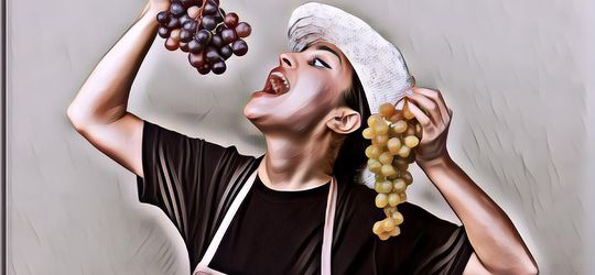 Heboh Ada Tren Makan 12 Anggur di Malam Tahun Baru, Ini Maknanya