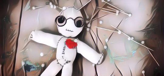 Merinding! Petugas UPK Temukan Bungkusan Berbentuk Mirip Pocong Diduga Alat Santet, Pas Dibuka Isinya Bikin Kaget