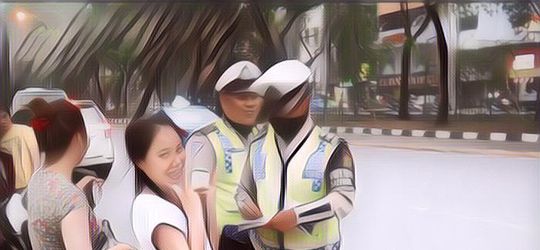 Polisi Ini Diduga Genit pada Wanita yang Dia Tilang di Jalan