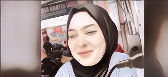 Cantik Berhijab, Wajah Penjual Es Teh Manis Solo yang Mirip Artis