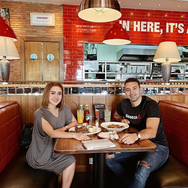 1. Roy Geurts adalah seorang Managing Director