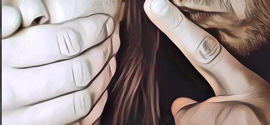 Lakukan Ini Pada Siswanya, Kelakuan Guru Ini Bikin Geleng-geleng