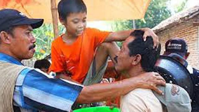 # Bekerja di Gudang Distributor Air Minum