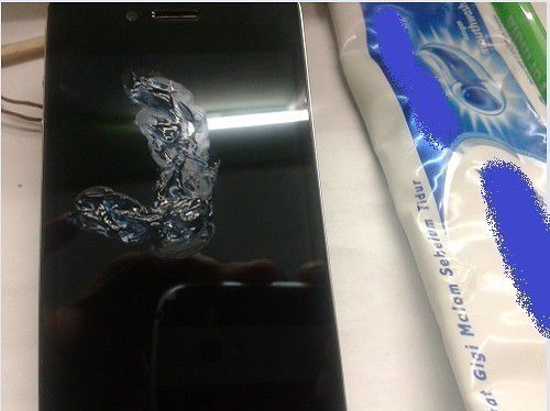 Aplikasikan odol pada layar yang baret