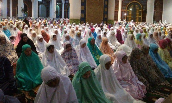 # Yang suka shalat bolong-bolong