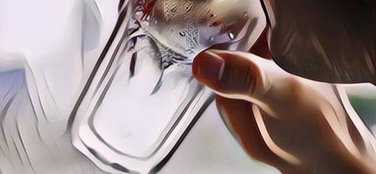 Duh, Pria Ini Hampir Meninggal Setelah Minum Air Es Saat Cuaca Panas, Apa Penyebabnya?