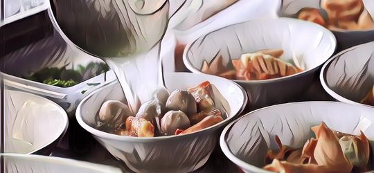 IYUUH! Viral Celana Dalam dan Kutang Ditemukan di Panci Bakso Gerobakan, Apa Kata Si Penjual?