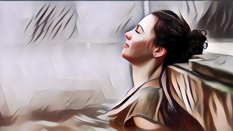 3 Kelebihan dari Wanita Sensitif, Gak Selamanya Buruk Kok Girls