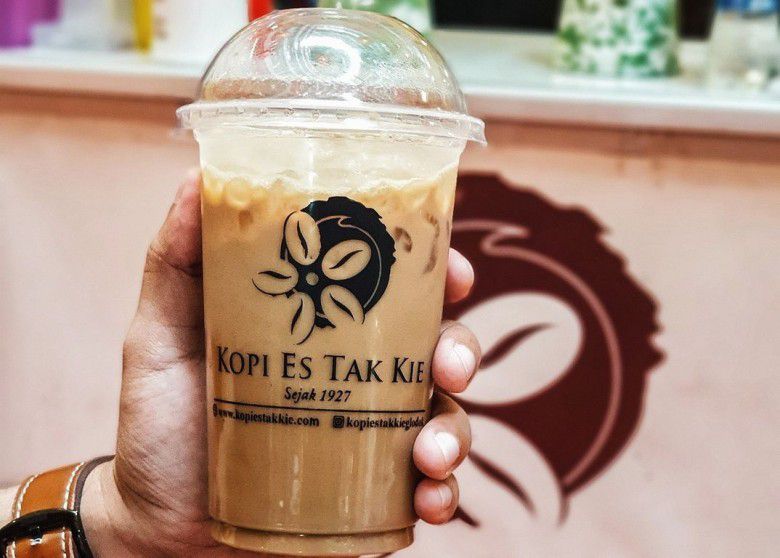 1. Kopi Es Tak Kie