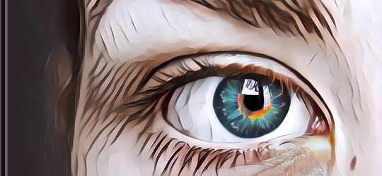 Penampakan Mata Raksasa di Langit Inggris Bikin Merinding Deh~