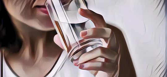 Manfaat yang Bisa Kamu Rasakan Kalau Rajin Minum Air Putih Setiap Bangun Tidur