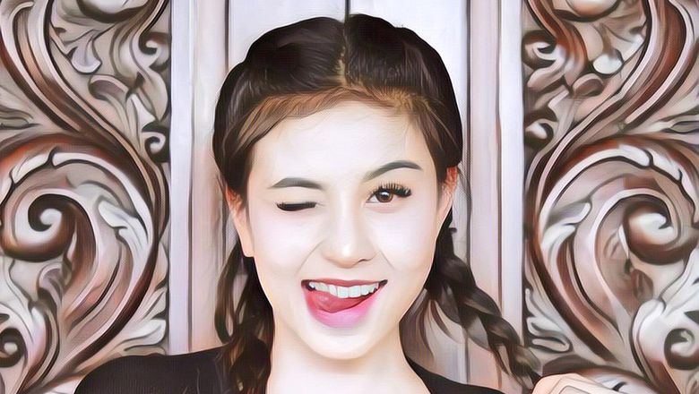 Hari Pertama Ramadan, Awkarin Diserbu Netizen Gara-gara Benda di Genggamannya