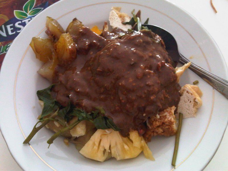 3. Rujak cingur