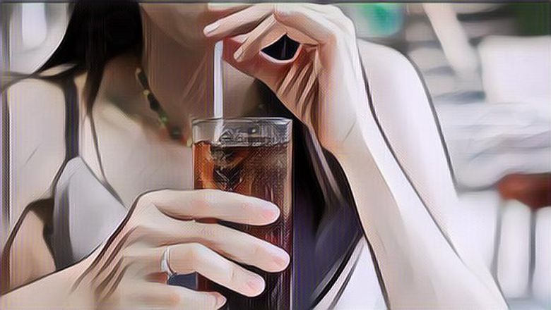 Mitos atau Fakta: Minum Soda Bisa Melancarkan Haid?