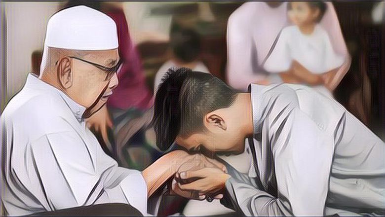 Gini Awal Mula Tradisi Sungkeman Ada Setiap Lebaran, Ternyata Hasil Perpaduan 2 Budaya Ini