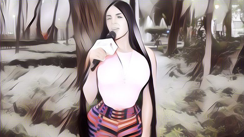 Model Kena Kritikan Pedas Usai Pakai Korset 23 Jam demi Dapatkan Pinggang 46 Cm