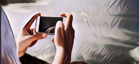 Foto Mayat Vanessa Angel Sempat Viral, Apa Akibatnya Jika Ikut Menyebarkan?