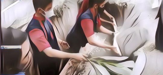 Detik-Detik Rizki Ridho Turun ke Liang Lahat untuk Makamkan Jenazah Ayah