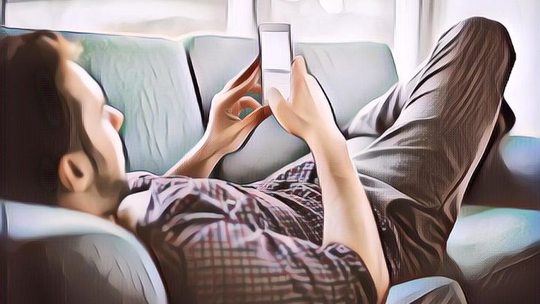 Apakah Kesepian yang Bikin Kita Kecanduan Aplikasi Kencan?