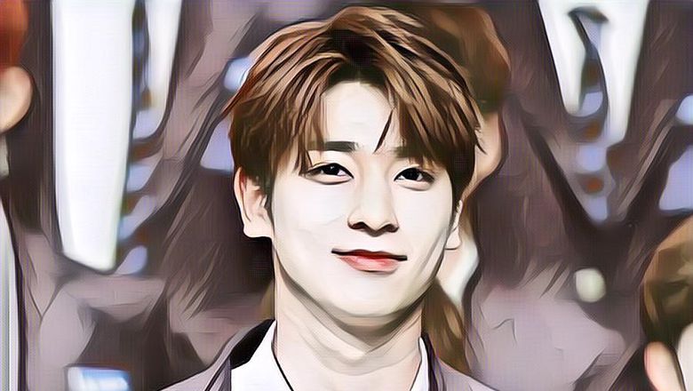 Lee Hangyul X1 Viral karena Pakai Batik dari Fans Asal Indonesia