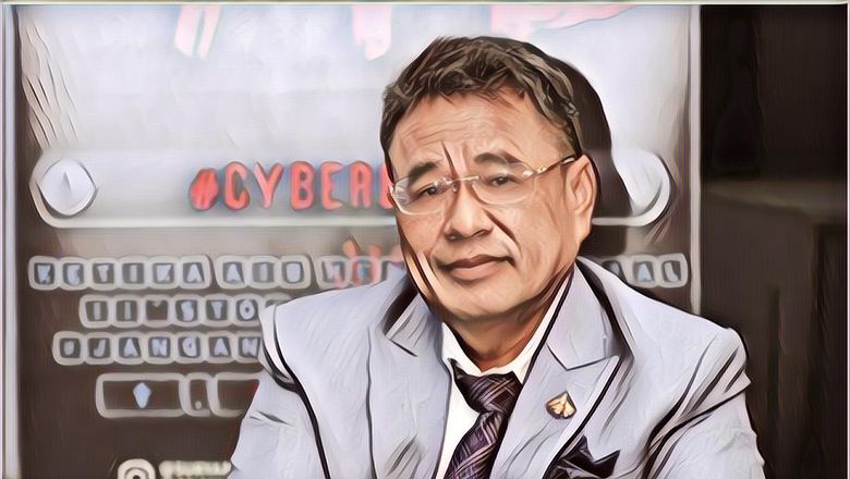 Tak Munafik Suka Banyak Cewek, Hotman Paris : Yang Penting Istri Tetap Satu