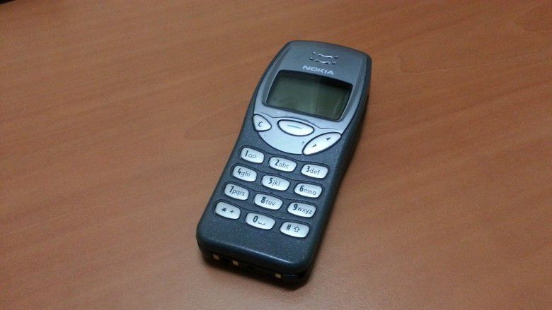  3. Nokia 3210