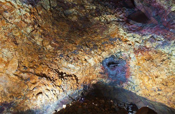 5. Gunung Berapi Thrihnukagigur