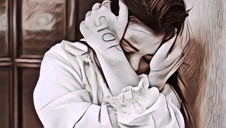 Kisah Wanita yang Tiba-Tiba Gila saat Umroh, Berteriak Hingga Telanjang di Depan Umum, Ternyata Ini Penyebabnya!