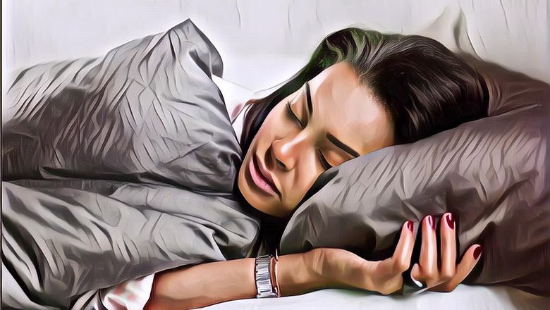 Amankah Memakai Perhiasaan Saat Tidur? Ini Penjelasannya