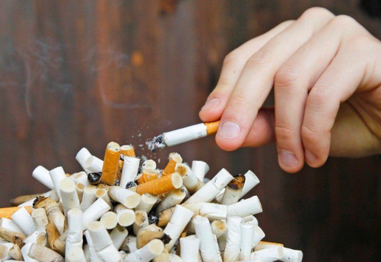 8. Perokok berat dan alcoholic