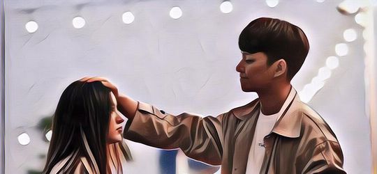 Bahasa Tubuh Wanita Saat Tertarik dengan Pria, Keliatan Banget Kok dari Tatapan Mata Sampe Umbar Senyuman