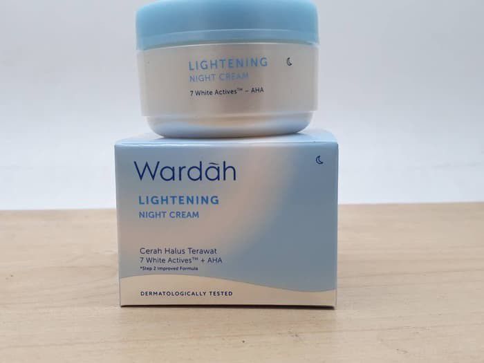 3. Wardah Lightening Night Cream
