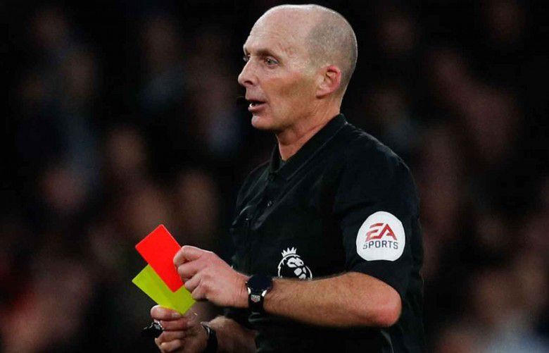 5. Kapan kartu merah dan kuning muncul?