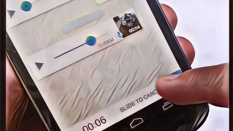 Kocak Abis, Pria Ini Dikirimkan Pesan Suara Oleh Ibunya Saat Lagi Asik Nongkrong