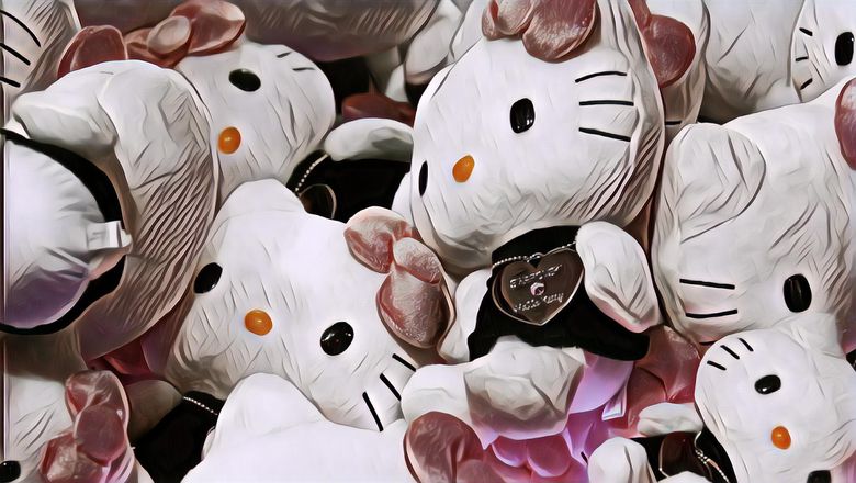 Unik dan Gemes! Inilah 7 Potret Pasangan Menikah dengan Busana dan Dekorasi Hello Kitty