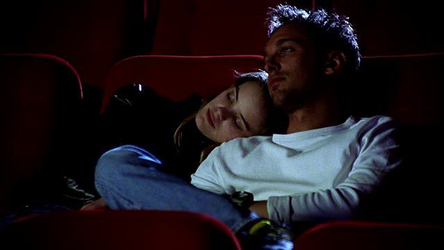 #4 Kursi belakang, tapi di pojokan