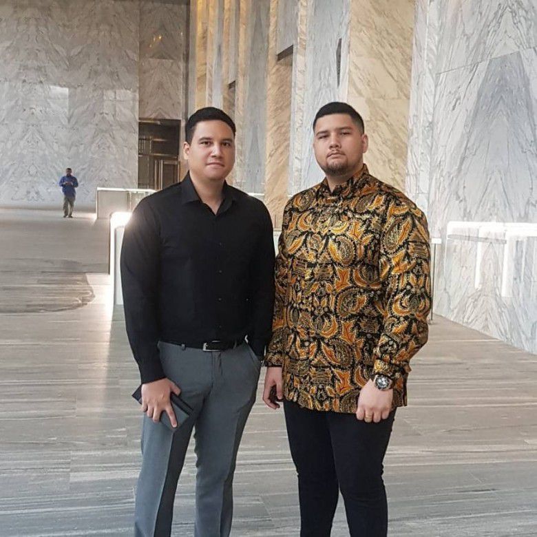 5. Abel dan Nigel akur sekali