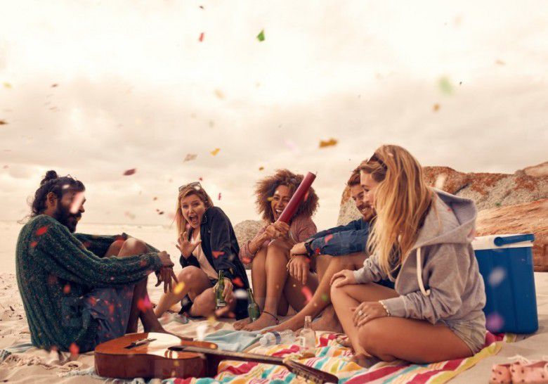 2. Berdekatan dengan orang yang bikin bahagia