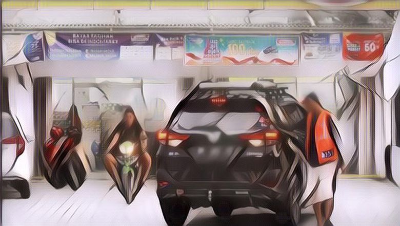 Belum Banyak yang Tahu! Begini Kesepakatan Tukang Parkir dan Mini Market Soal Mengatur Kendaraan Pelanggan