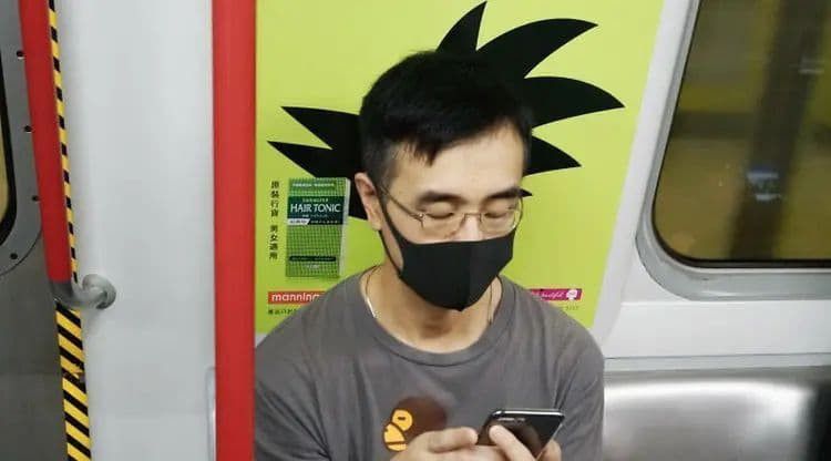 3. Foto ini juga diambil dengan angle yang pas sehingga nampak seperti rambut asli. Jadi ingat salah satu karakter anime nggak?