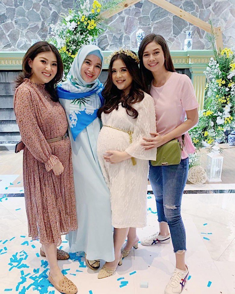 4. Tasya dan Sahabat